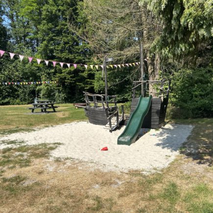 Kinderfeestje bij Spelerij Borgerswoldhoeve \ Kinderfeestje zes jaar spelerij borgerswold schip met glijbaan